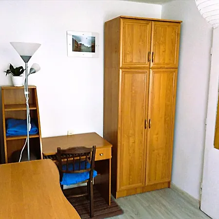 Habitación en casa particular Słoneczny Pokój W Bloku Na 1 P Dla 1 Niepalącej Osoby Od 1 Do 12 Miesięcy *